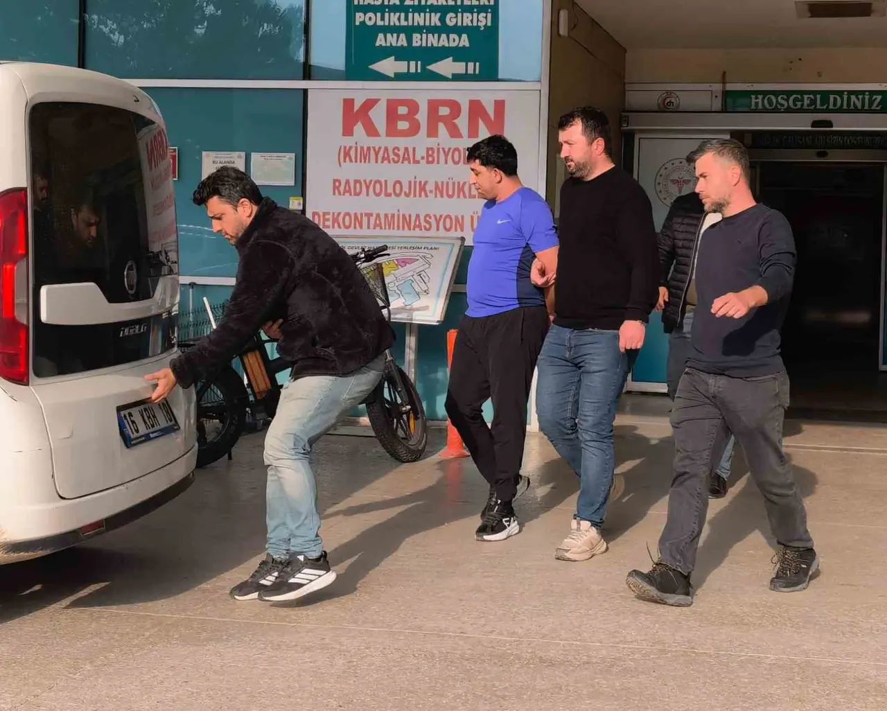 İnegöl’de 30 yıl hapis cezası bulunan hırsızlık şüphelisi yakalandı