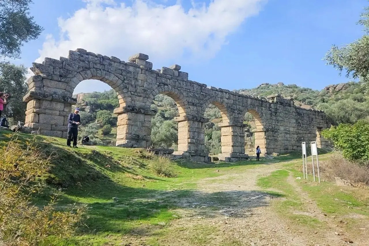 Efeler’den Alinda Antik Kenti’ne Cumhuriyet yürüyüşü