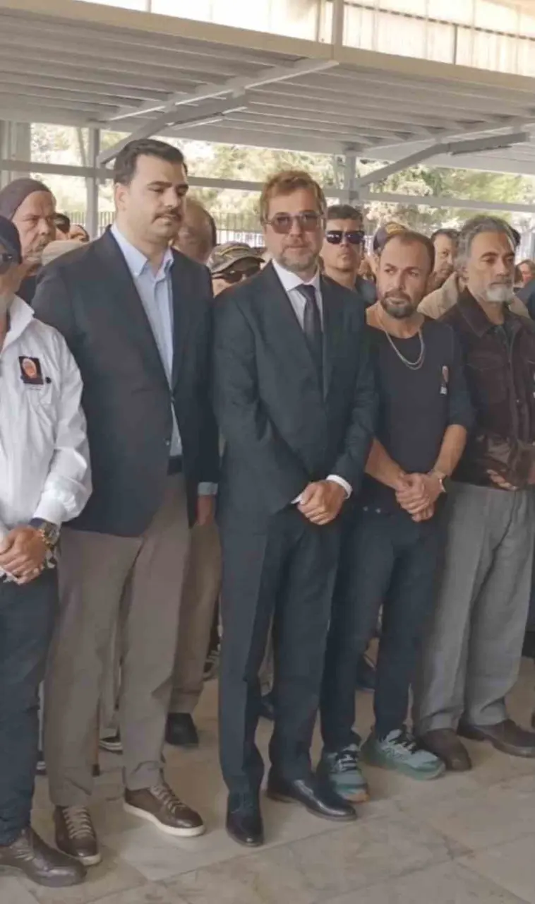 Oyuncu Engin Altan Düzyatan’ın babası İzmir’de son yolculuğuna uğurlandı