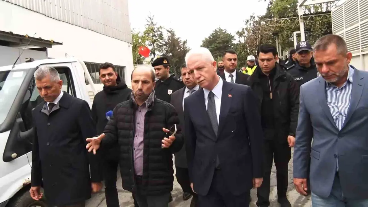 İstanbul Valisi Gül, selden etkilenen Kemerburgaz’da vatandaşları dinledi