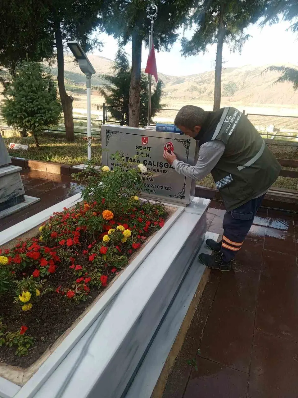 Tokat’ta şehitlerin kabirleri bakımdan geçirildi