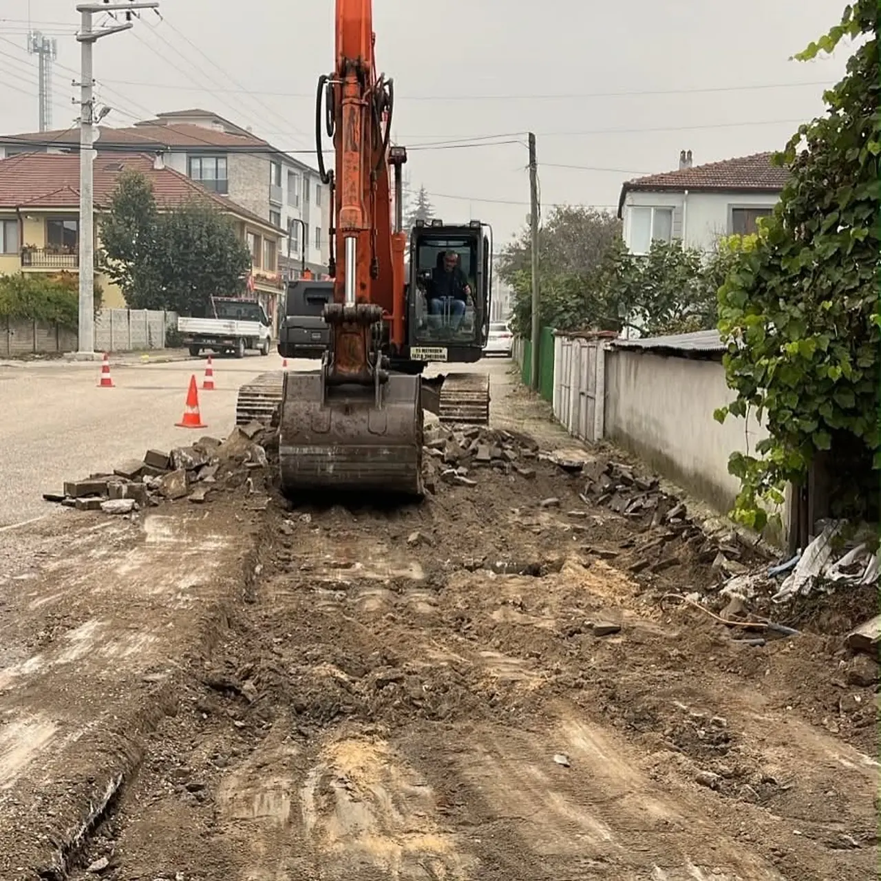 Çilimli’de kaldırımlar yenileniyor