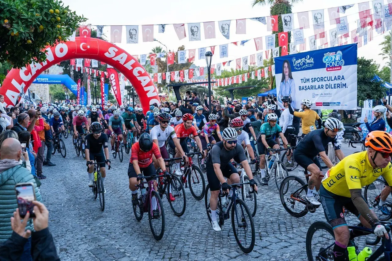 Veloturk Gran Fondo Çeşme by Salcano’da 10’uncu yılın kazananları belli oldu