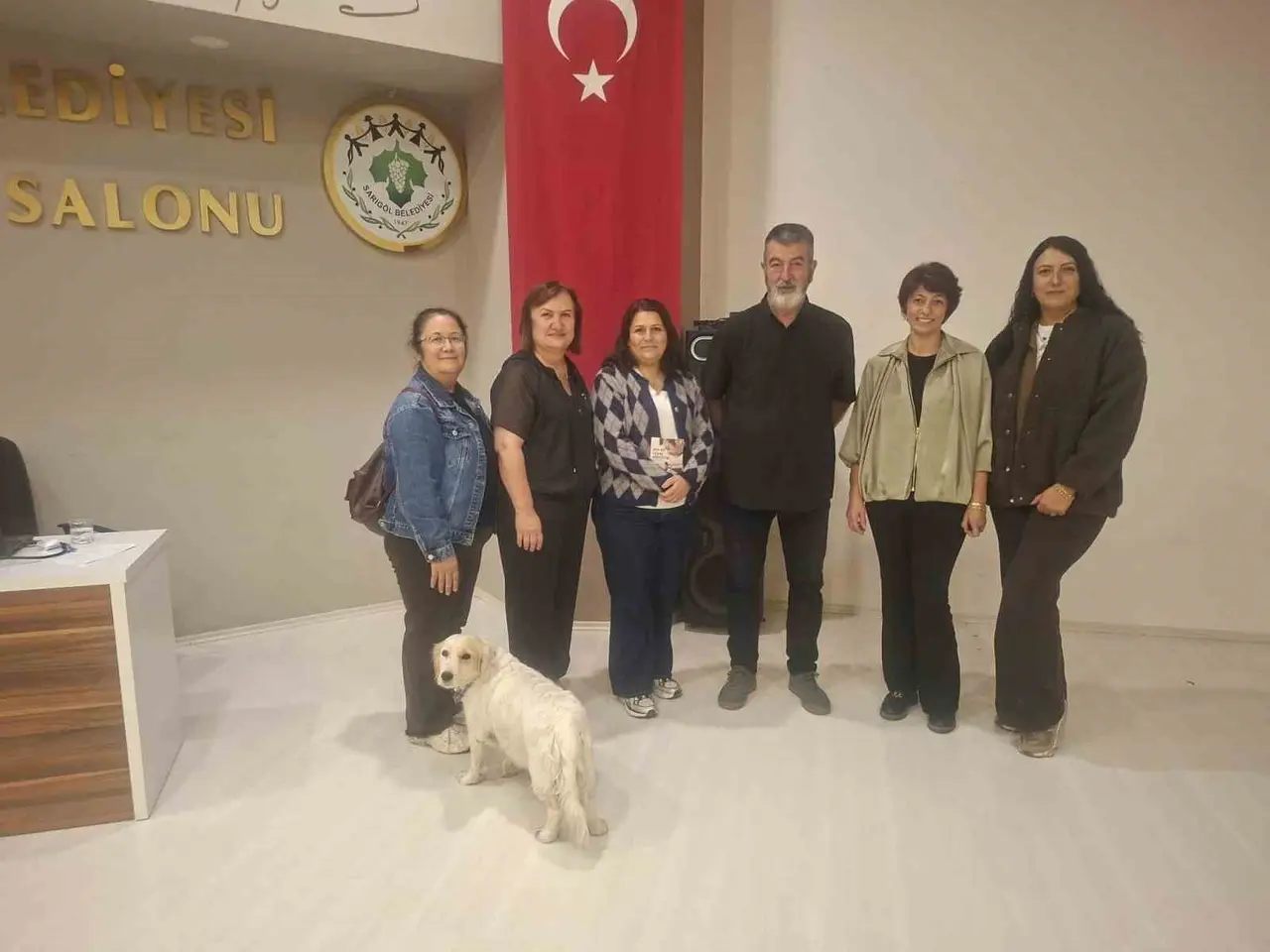 Oyuncu ve yazar İğdigül’den sokak hayvanları için sevgi ve merhamet çağrısı