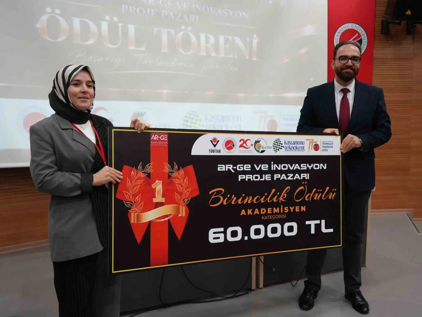 Türkiye’nin dört bir yanından uzman ve öğrencilerin projeleri "Proje Pazarı"nda yarıştı