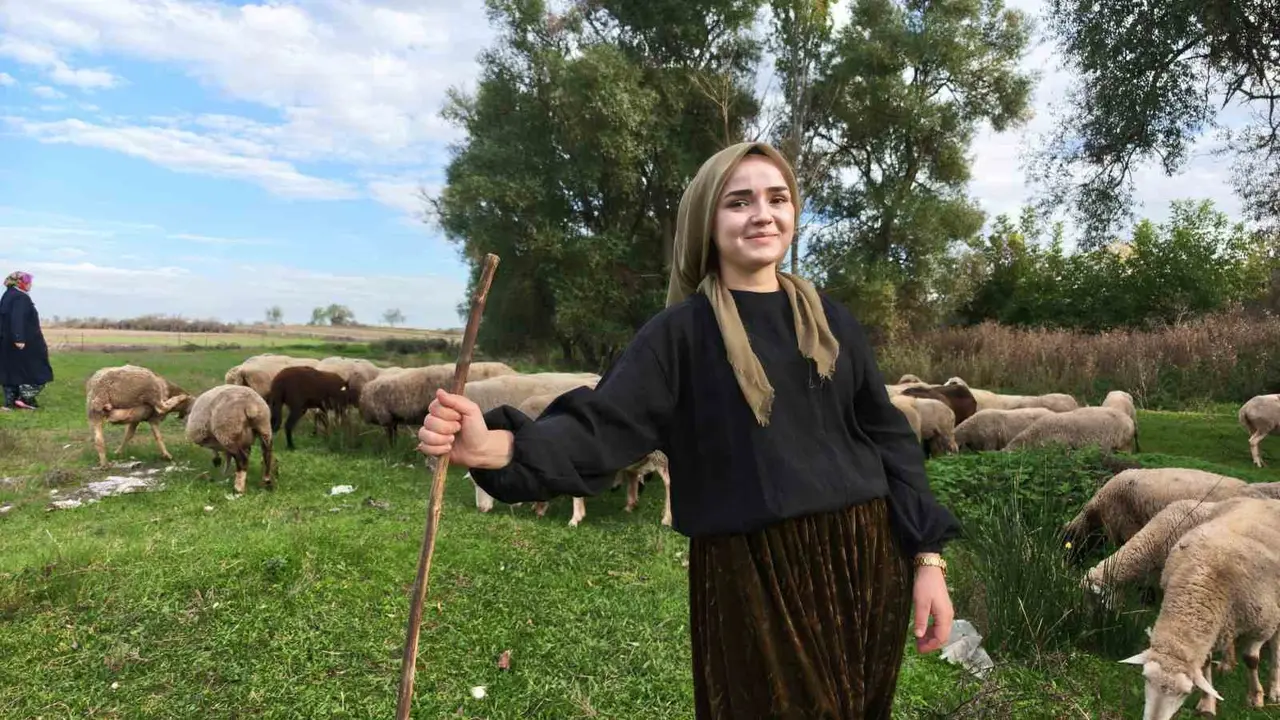 Devlet desteğiyle çiftçi olan genç kadın, hayallerine kavuştu
