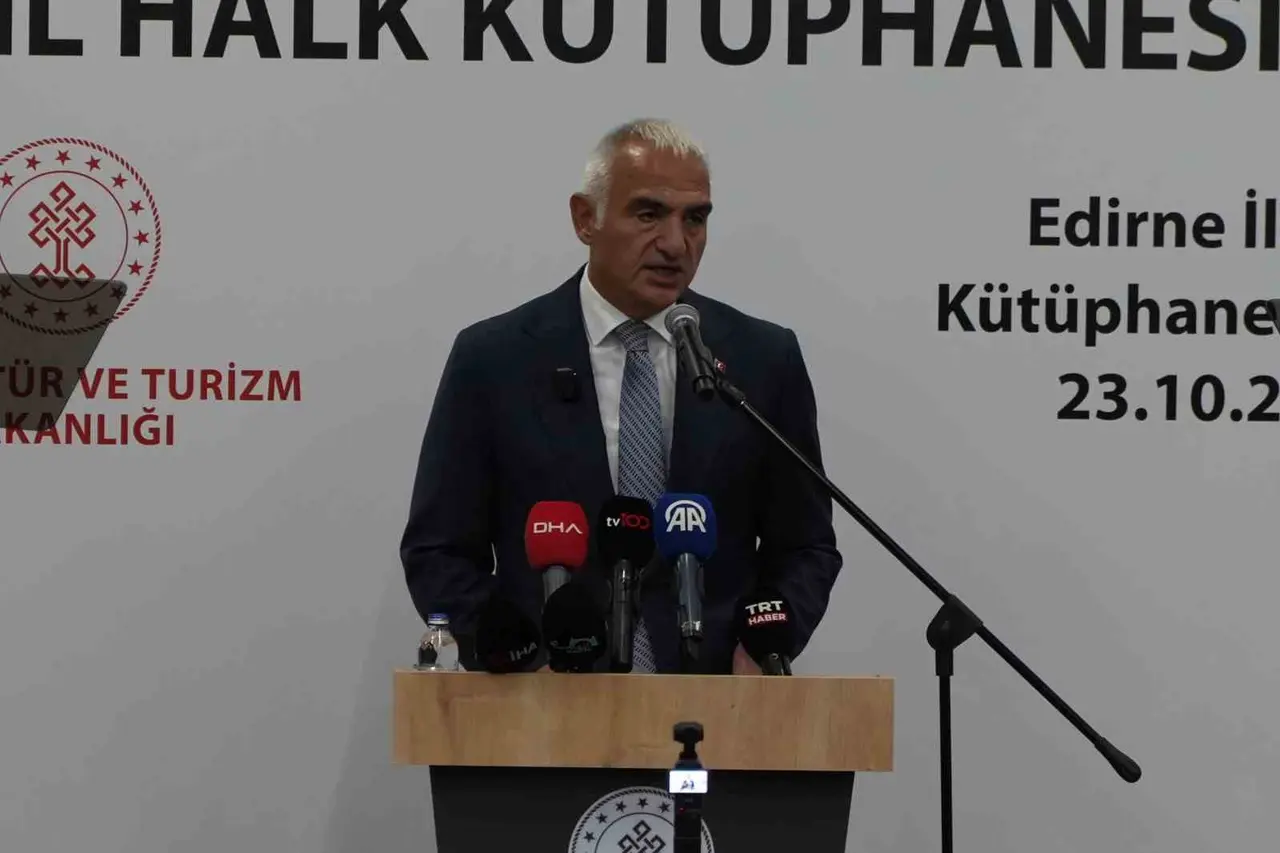 Edirne’de 160 bin kitap kapasiteli yeni İl Halk Kütüphanesi hizmete açıldı