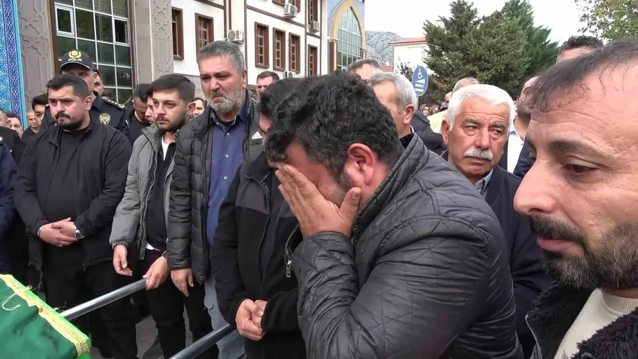 İşe giderken bisikletiyle kaza yapan adliye çalışanı hayatını kaybetti