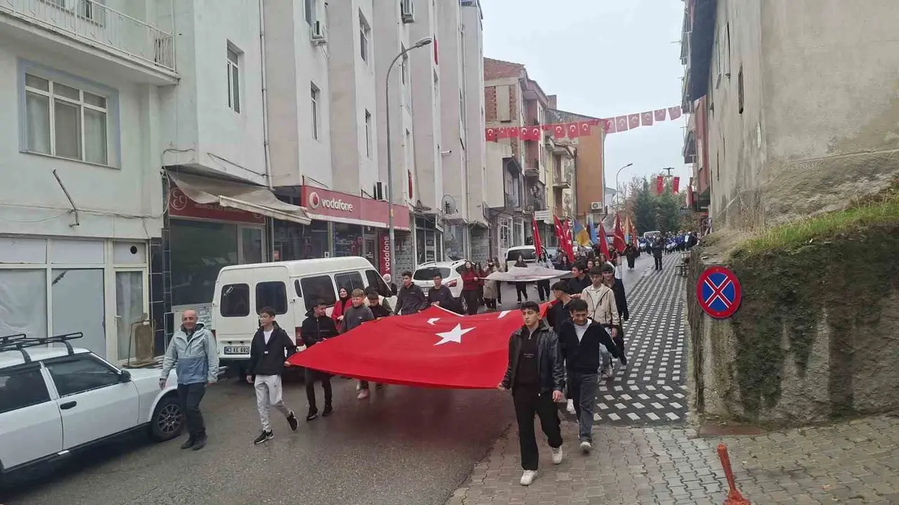 Hisarcık’ta Cumhuriyet Yürüyüşü düzenlendi