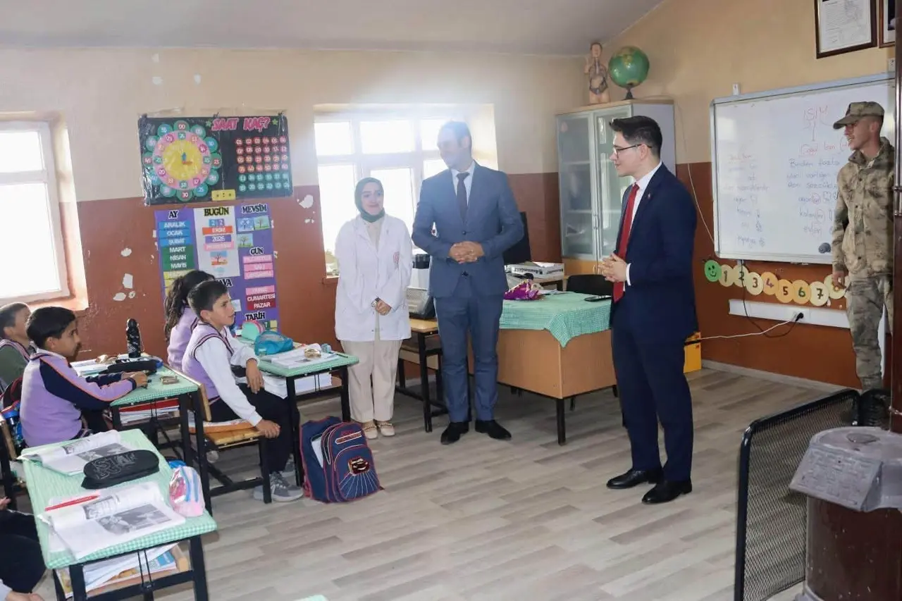 Kaymakam Sakızcı Akçakale İlkokulunu ziyaret etti