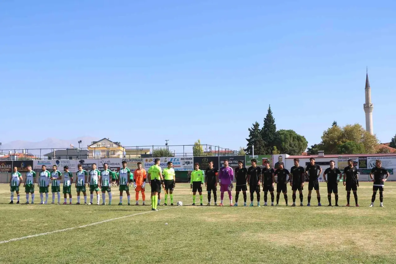 Yeşil Çivril Belediyespor evinde yıkıldı: 0-3