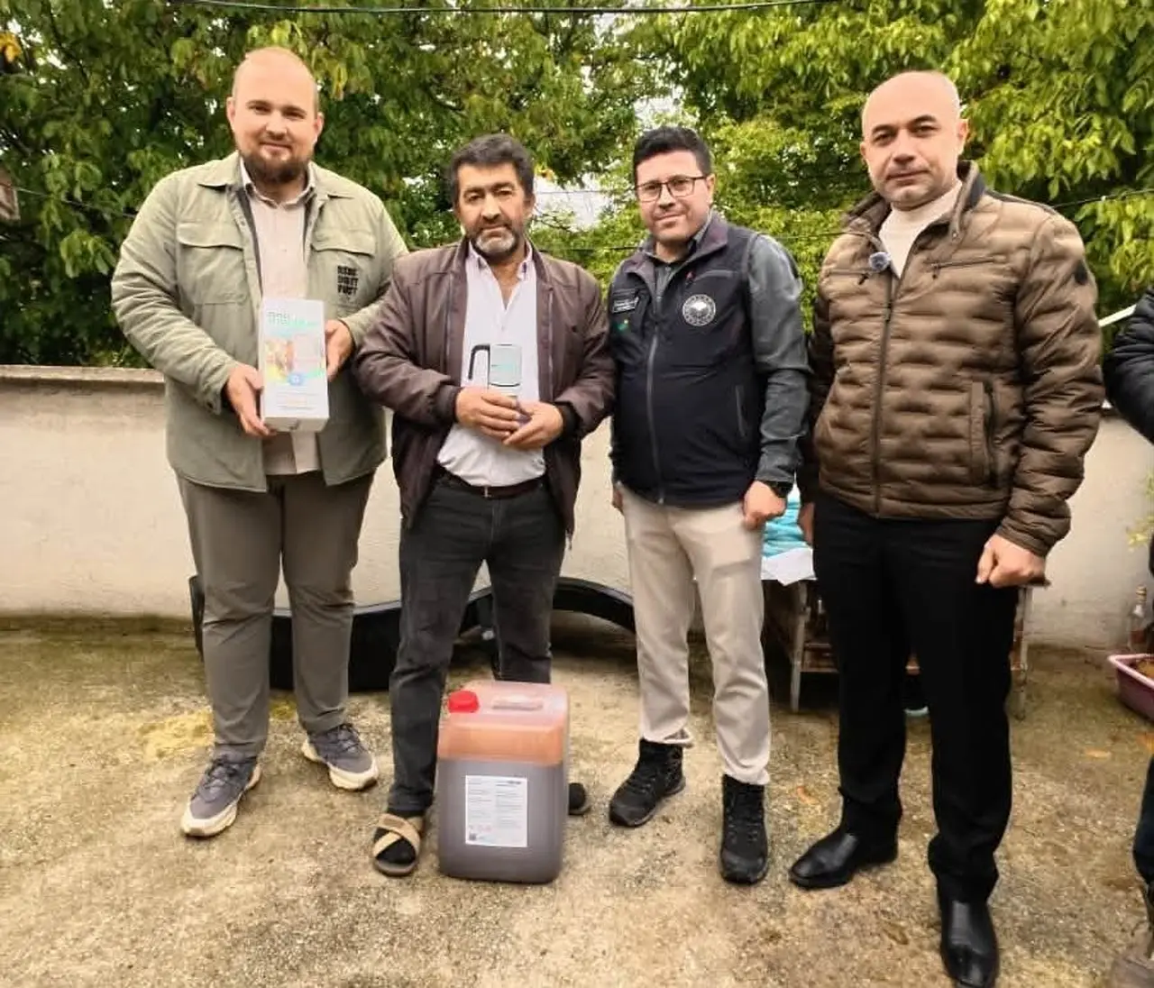 Emet’te 10 süt işletmesine antimastitör cihazı desteği