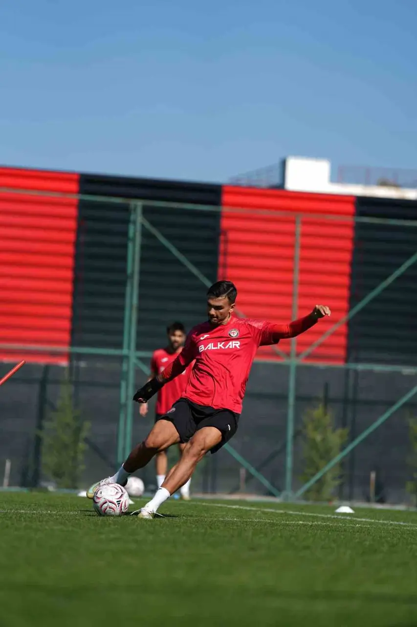 Çorum FK’da Göztepe maçı hazırlıkları sürüyor