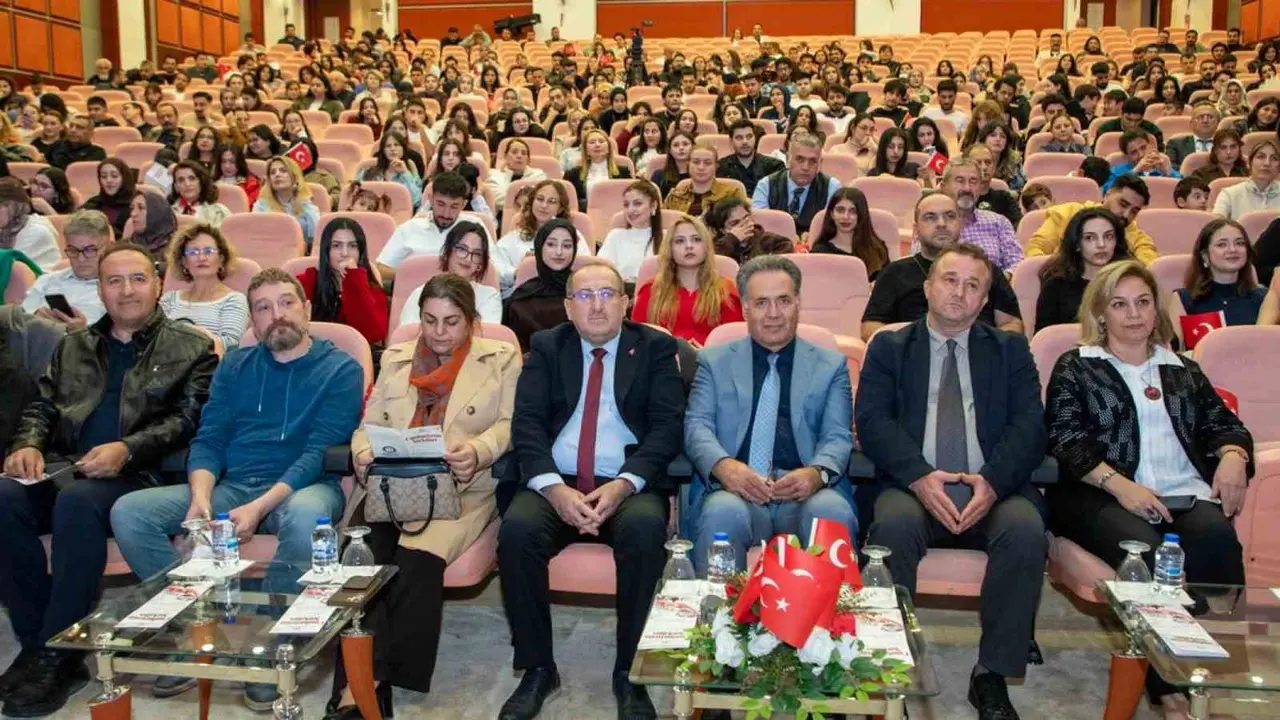 İnönü Üniversitesinde Cumhuriyetin Ezgileri yankılandı