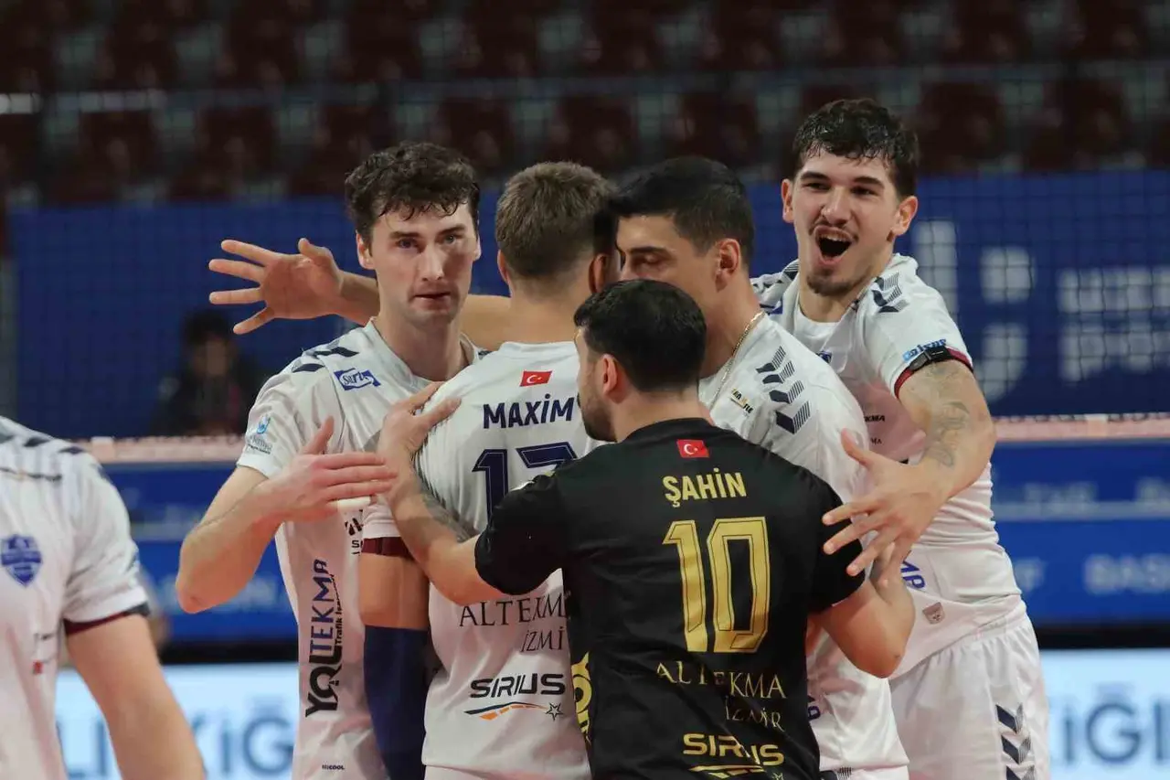 Efeler Ligi: Altekma: 0 - Halkbank: 3