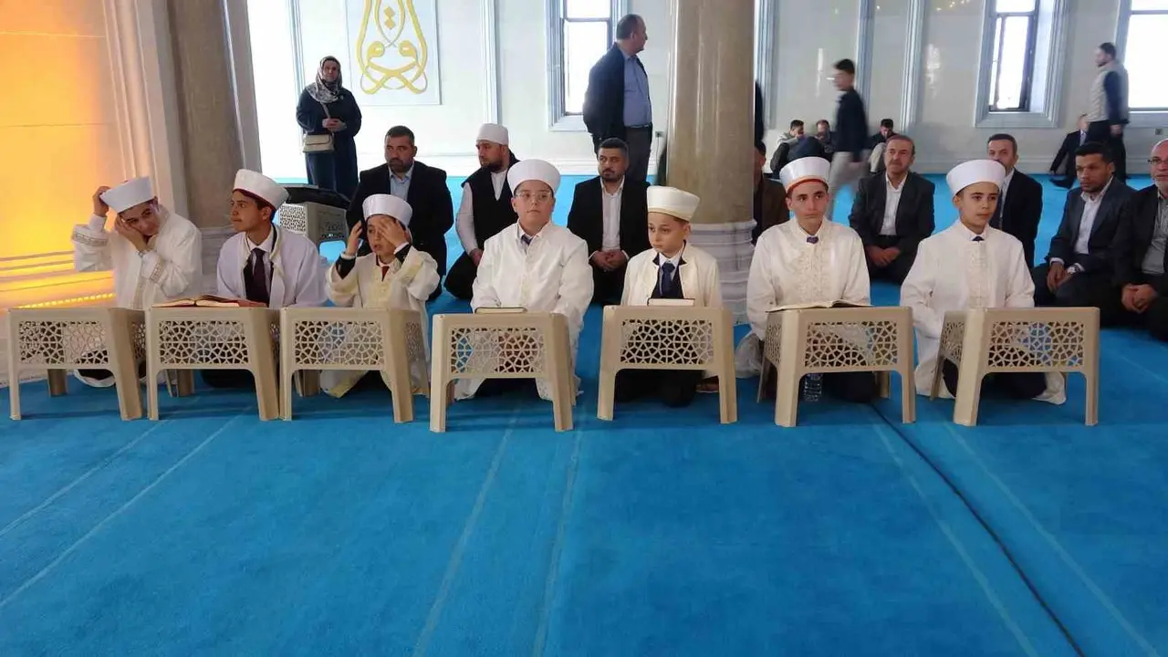 Kur’an-ı Kerim’i Yüzünden Güzel Okuma Yarışması Türkiye Finali Trabzon’da yapıldı
