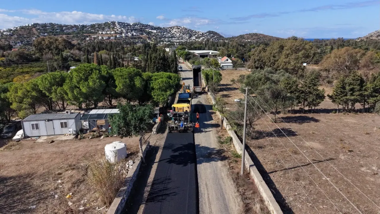 Bodrum’da beş mahallede yol çalışmaları sürüyor