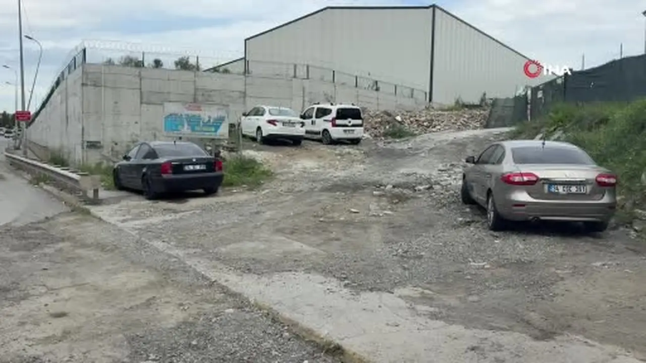 Büyükçekmece’deki cinayetin faili araç içerisinde ölü bulundu