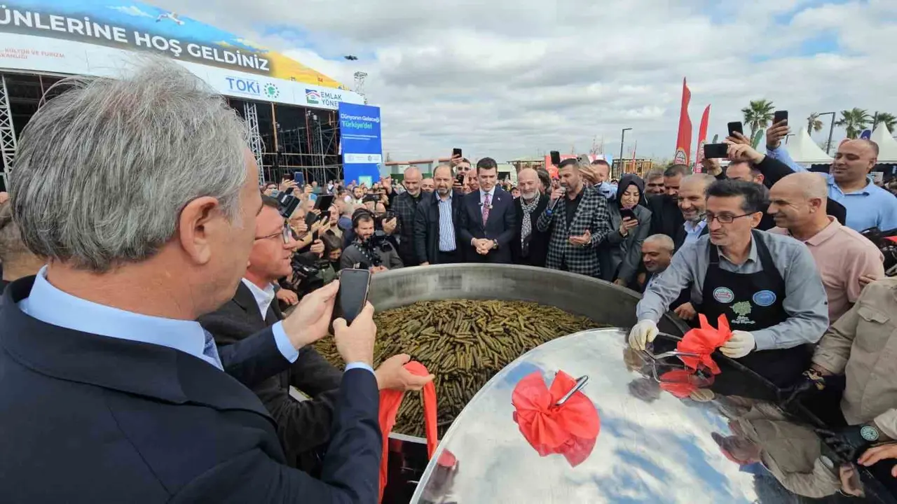 Erbaa Belediye Başkanı Karagöl: "Bugün, İstanbul’da yaşayan Tokatlılarımızın sayısı kadar, yani 460 bin adet sarmamızı dağıttık"