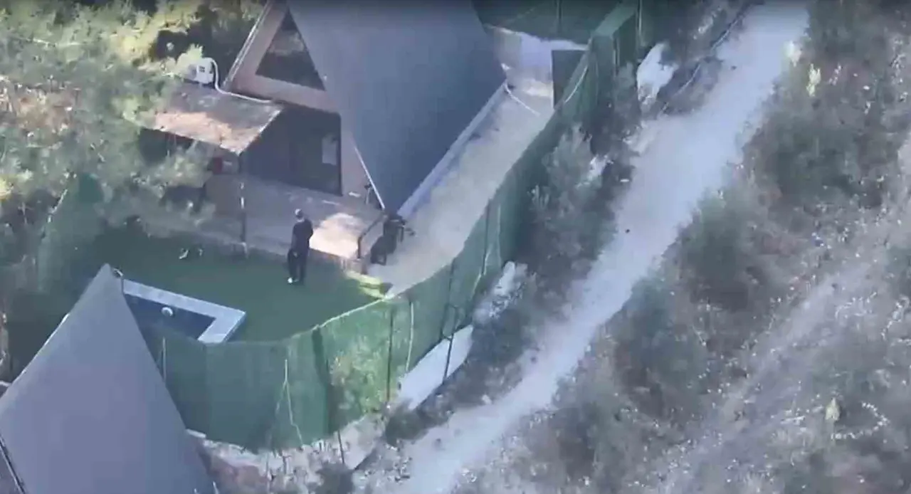 İzmir’de 9 yıldır aranan firari hükümlü özel harekât destekli operasyonla yakalandı