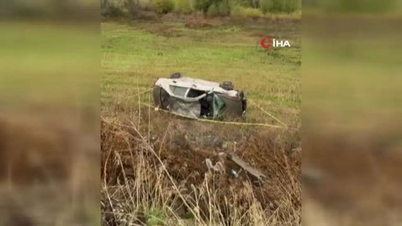 Otomobil şarampole devrildi: 2 yaralı