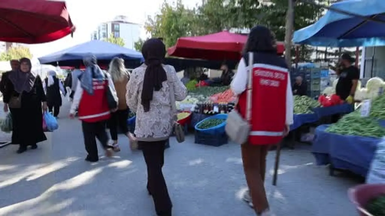 Elazığ’da 84 yaşındaki Özbay çiftine "İyilik Var" projesi kapsamında kışlık destek