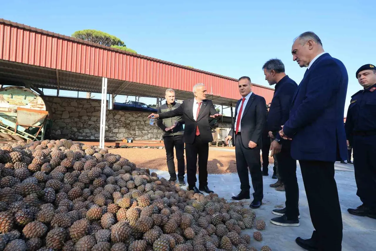 Vali Akbıyık, künar üreticilerinin taleplerini dinledi