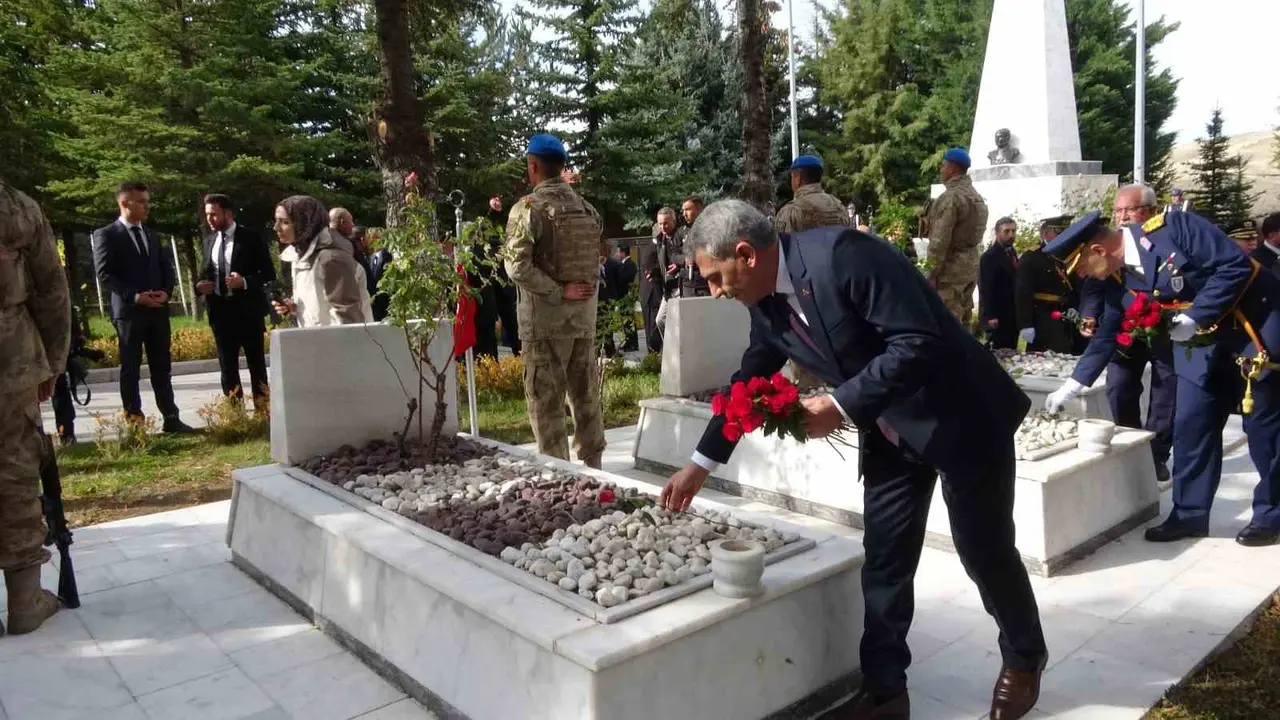 Cumhuriyet Bayramı’nda şehitler unutulmadı