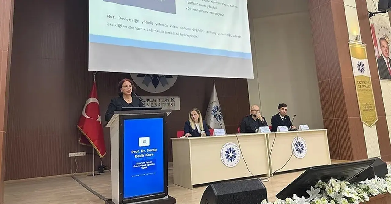 ETÜ’de "Cumhuriyet ve kalkınma" paneli düzenlendi