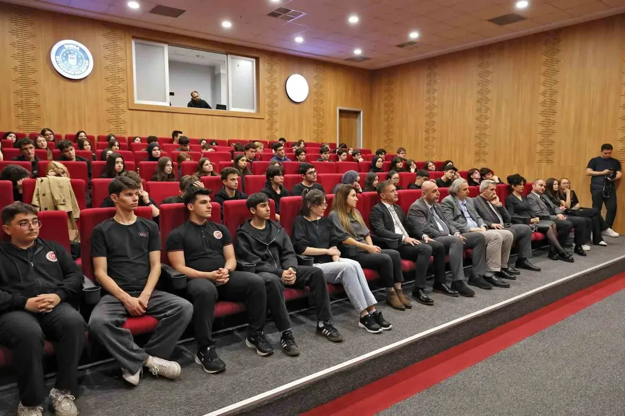 Bursa’da Karagöz geleneği gelecek kuşaklara aktarılıyor