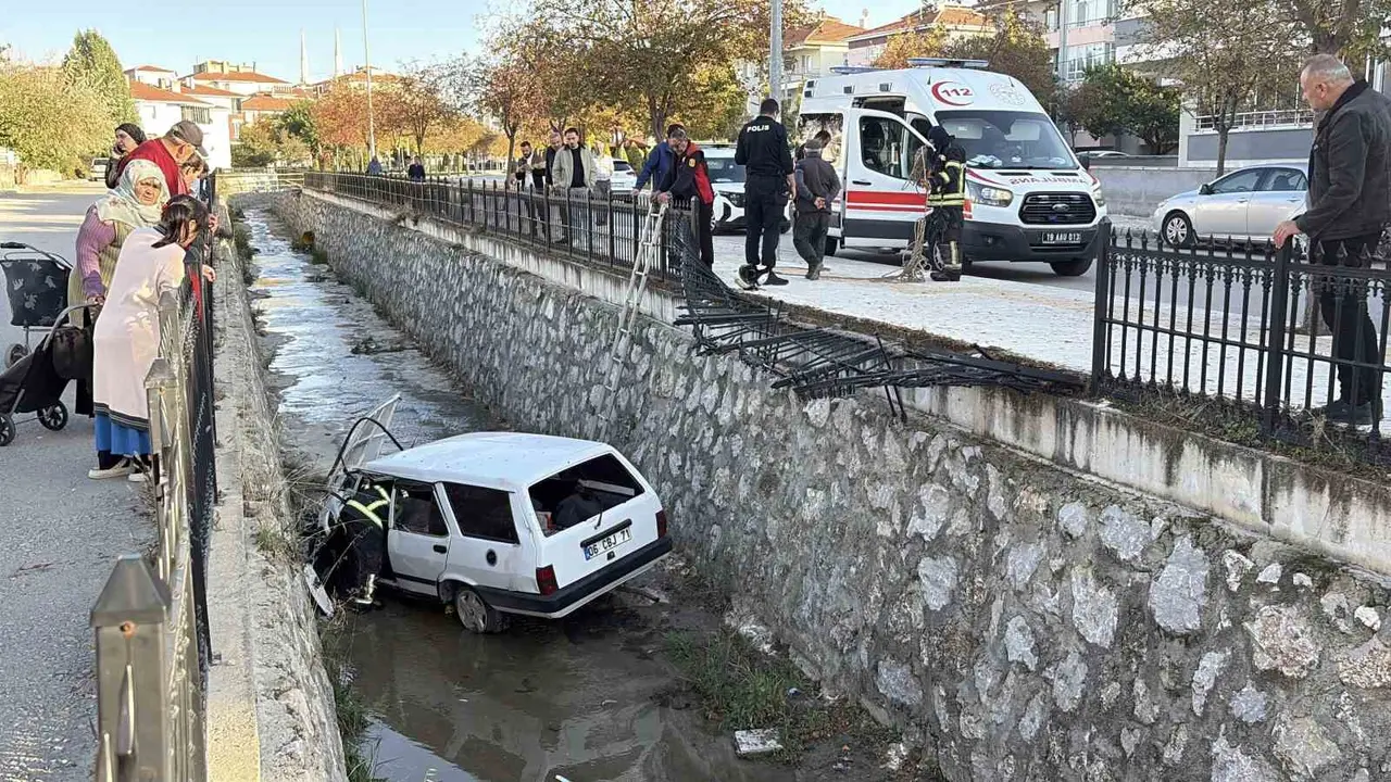 Çorum’da otomobil dereye uçtu: 1 yaralı