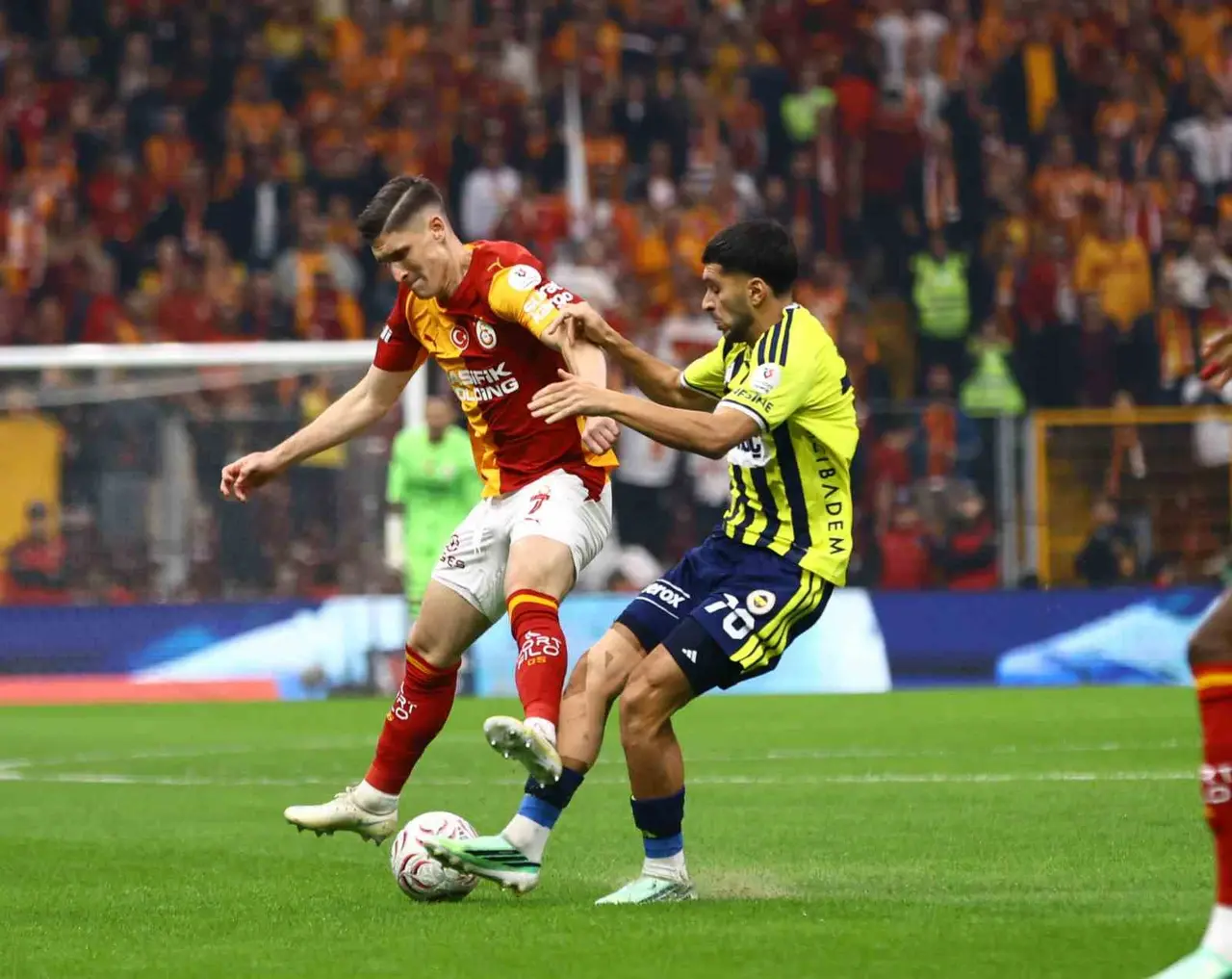 Trendyol Süper Lig: Galatasaray: 0 - Fenerbahçe: 0 (Maç devam ediyor)