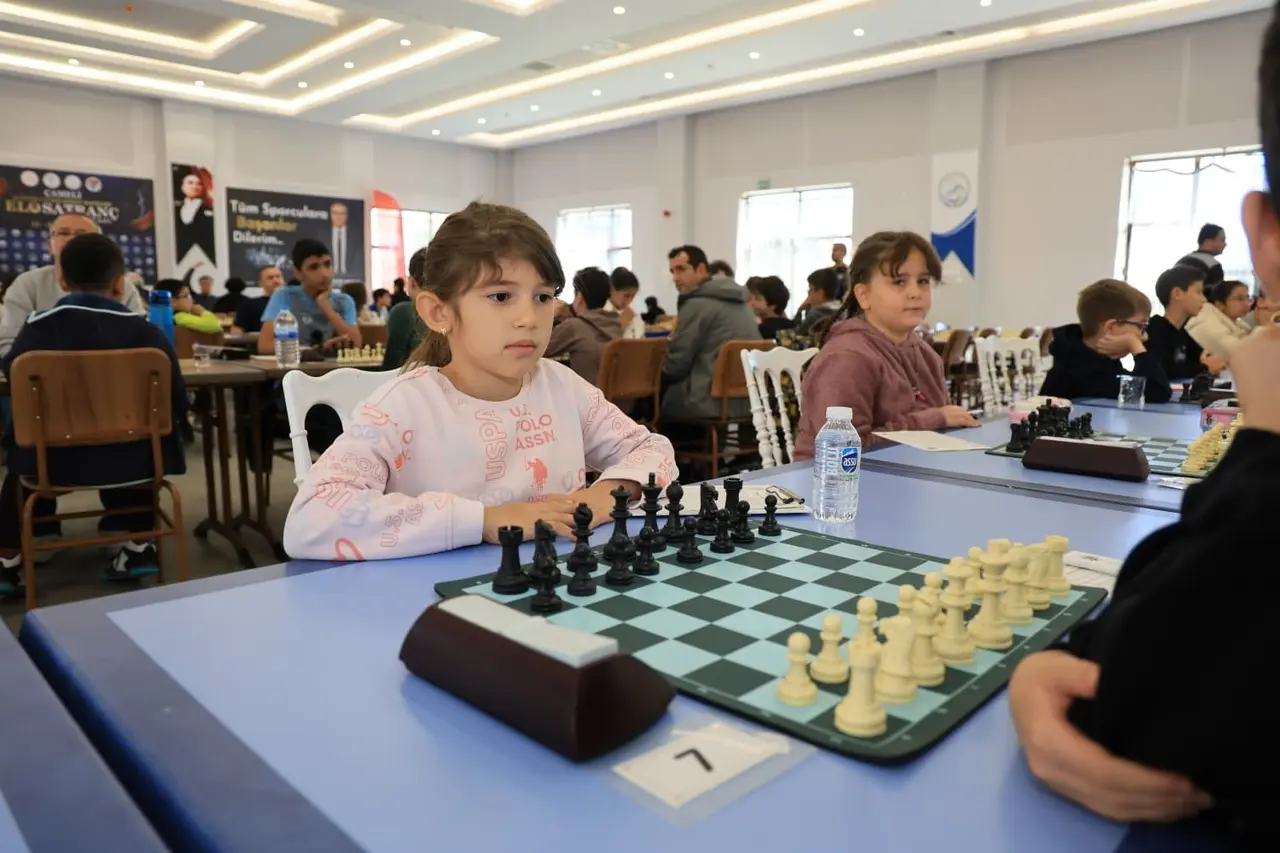 Çameli’de 29 Ekim Cumhuriyet Bayramı ELO Satranç Turnuvası başladı