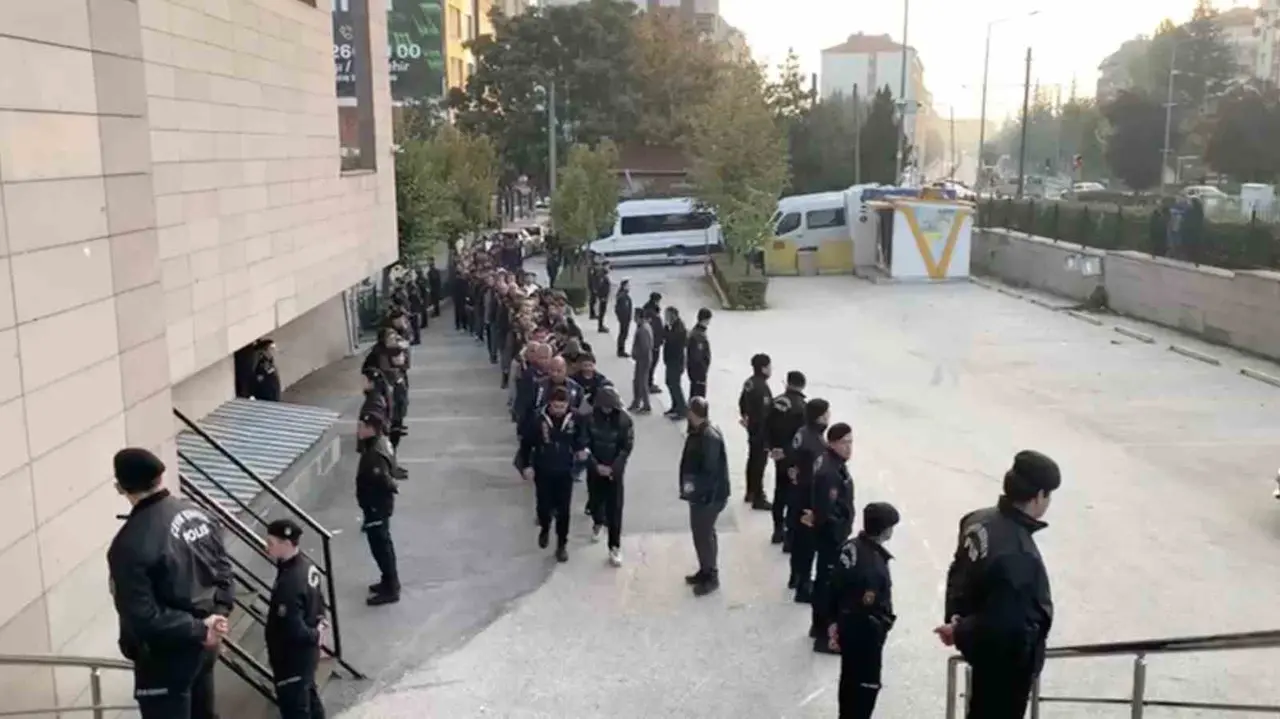 Eskişehir merkezli 32 ildeki dev yasa dışı bahis operasyonunda 86 şüpheli adliyede