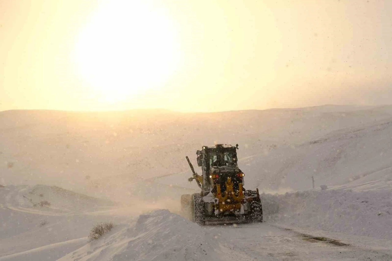 Ağrı&rsquo;da 41 k&ouml;y yolu ulaşıma kapandı
