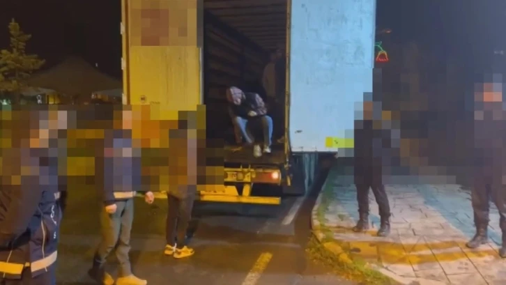 Ağrı&rsquo;da Afgan uyruklu 80 d&uuml;zensiz g&ouml;&ccedil;men yakalandı
