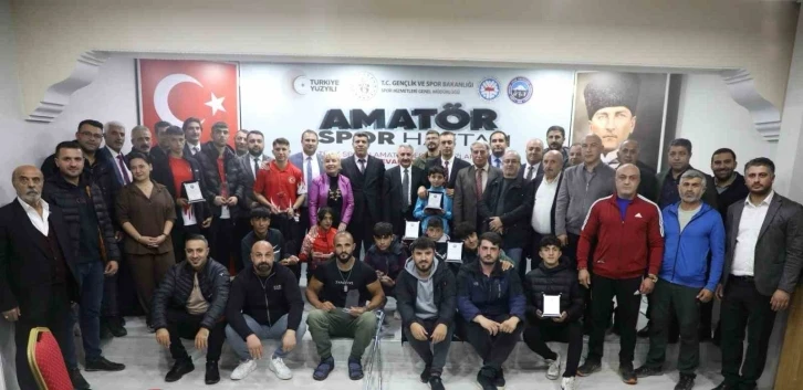 Ağrı&rsquo;da Amat&ouml;r Sporun Enleri &Ouml;d&uuml;l T&ouml;reni Ger&ccedil;ekleştirildi
