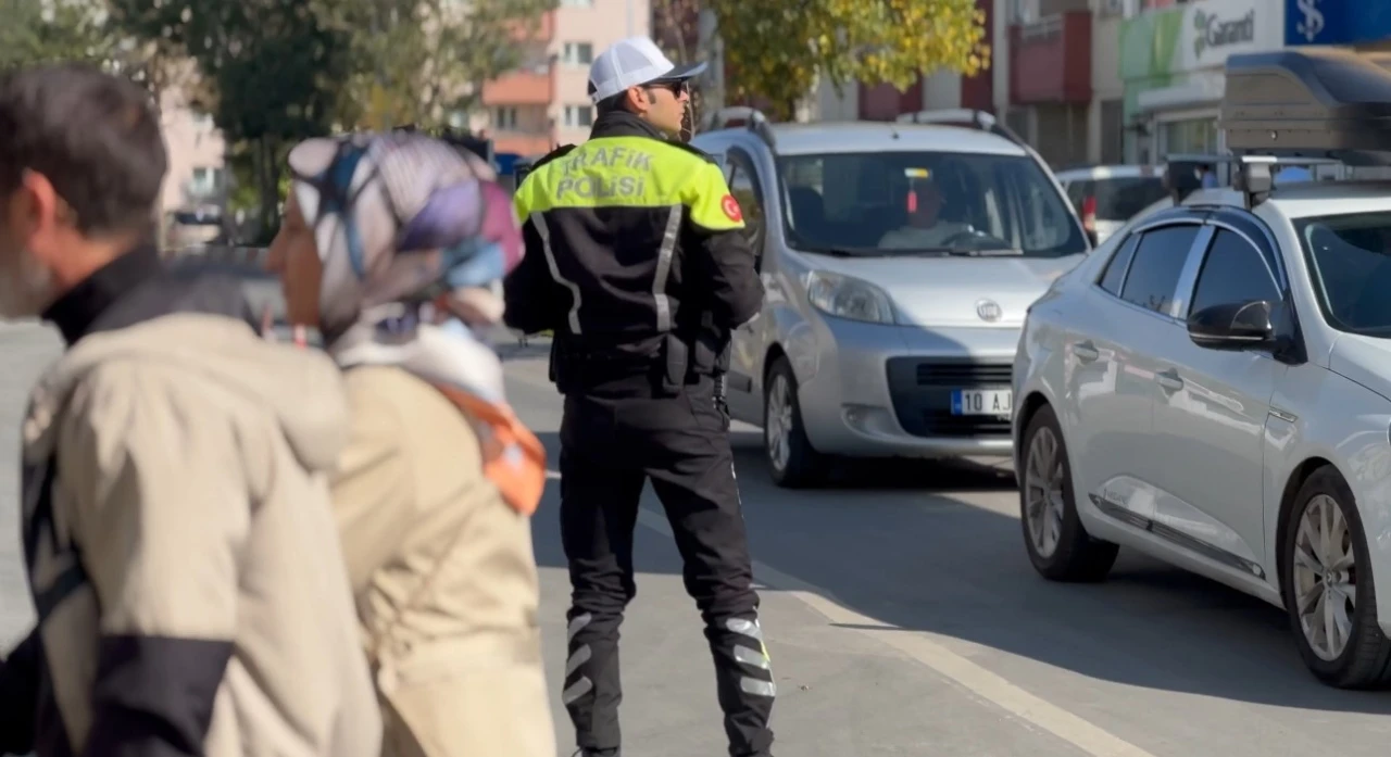 Ağrı’da huzur ve güvenlik için denetimler sürüyor
