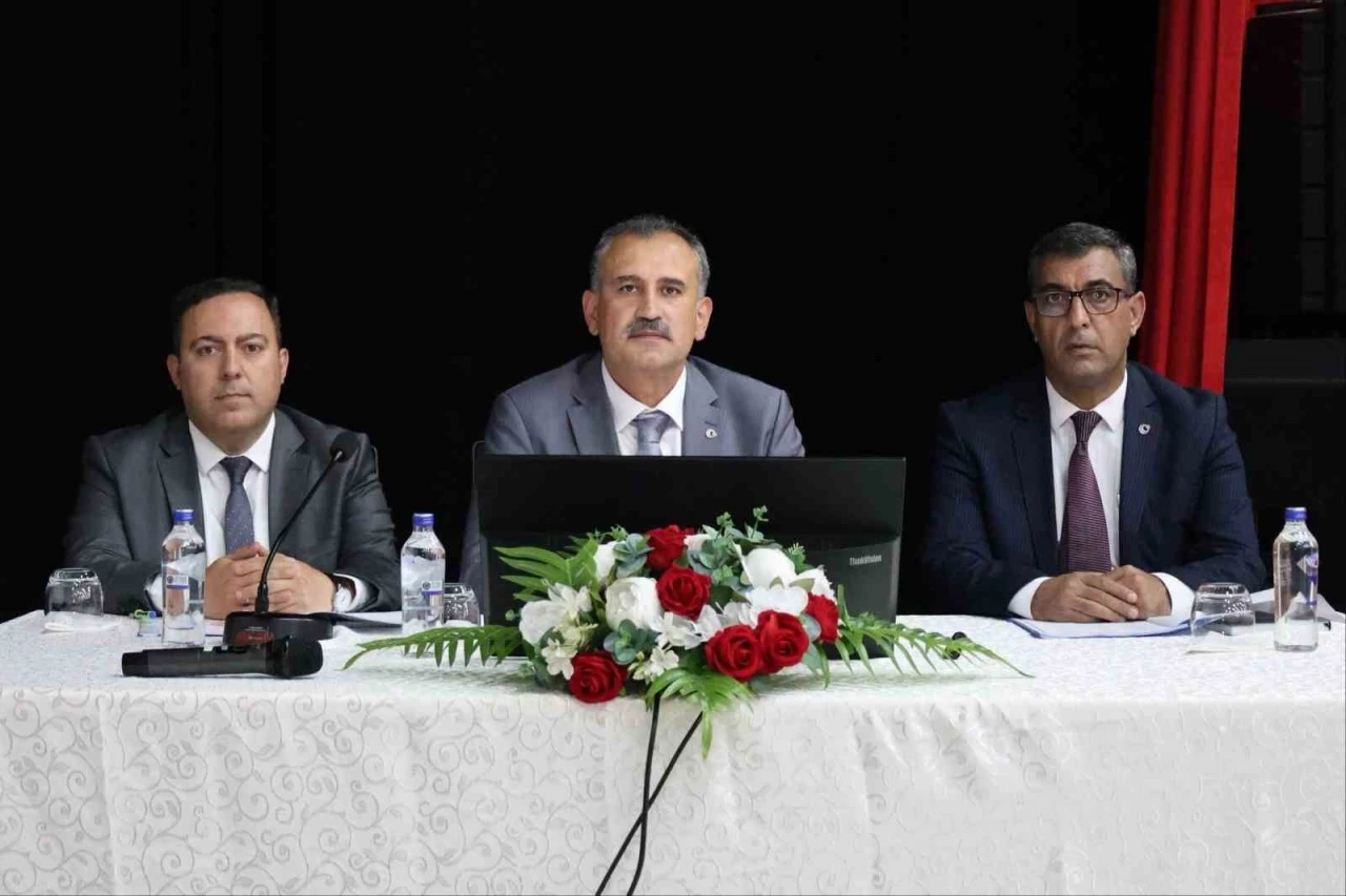 Ağrı&rsquo;da kamu yatırımları ve DSİ &ccedil;alışmaları değerlendirildi
