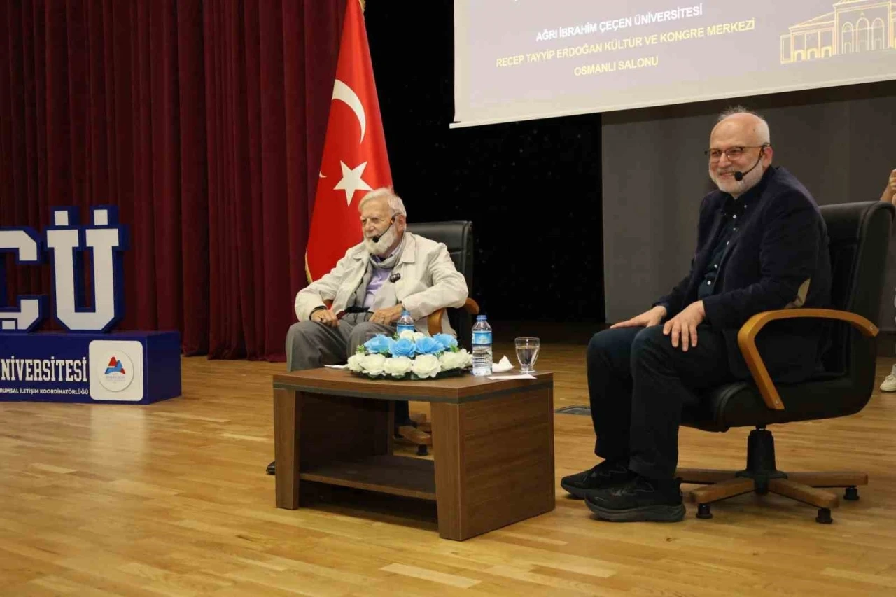 Ağrı&rsquo;da Prof. Dr. &Ouml;kten ve Prof. Dr. Sayar&rsquo;ın s&ouml;yleşisine yoğun ilgi
