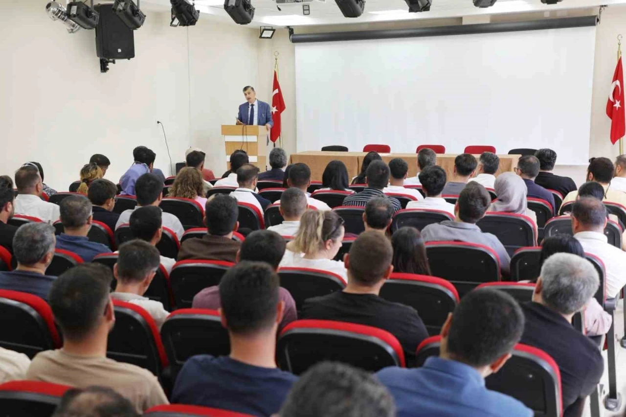 Ağrı&rsquo;da y&ouml;netici adaylarına y&ouml;nelik eğitim programı d&uuml;zenlendi
