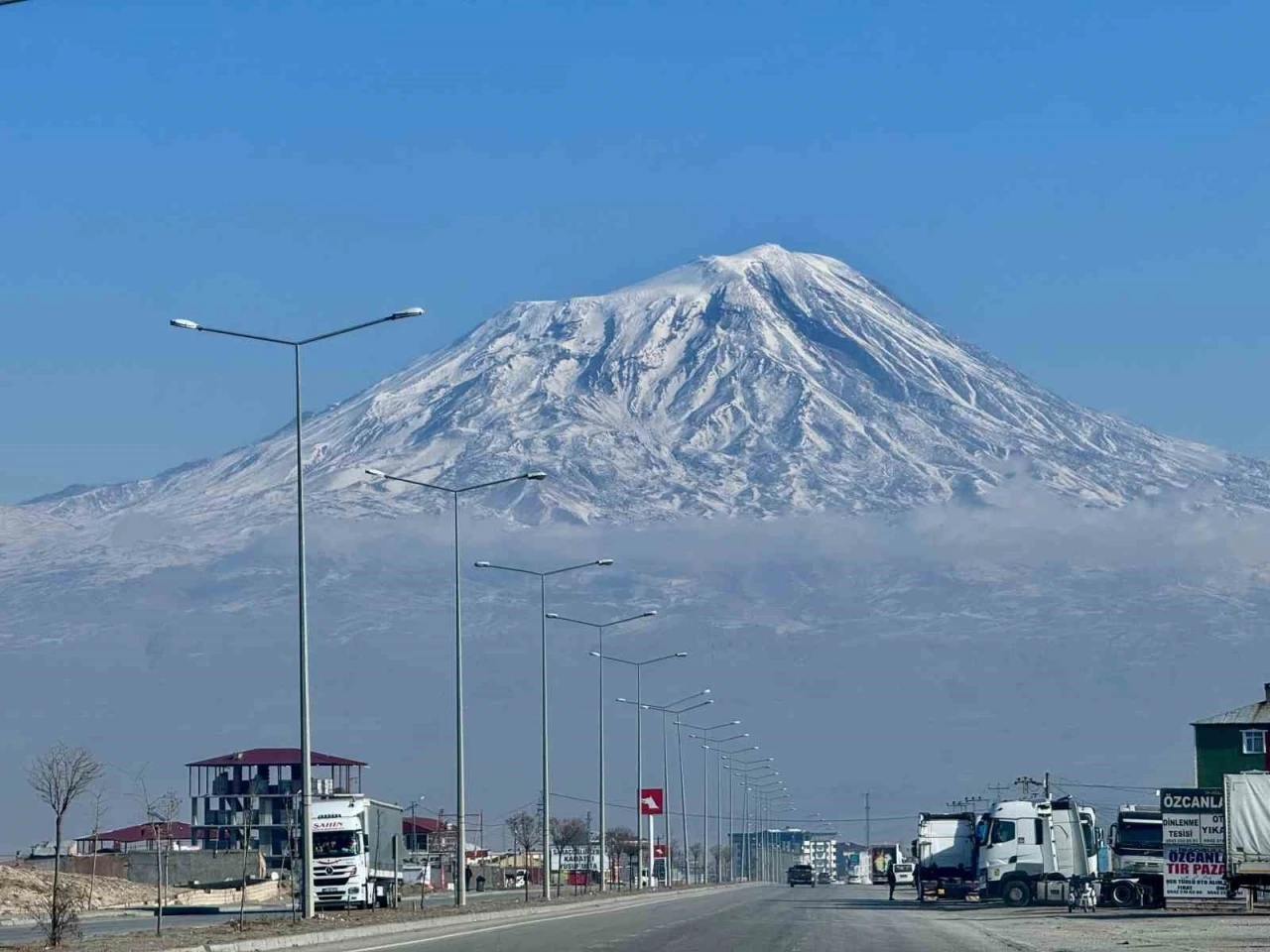 Ağrı Dağı ihtişamıyla g&ouml;z kamaştırıyor
