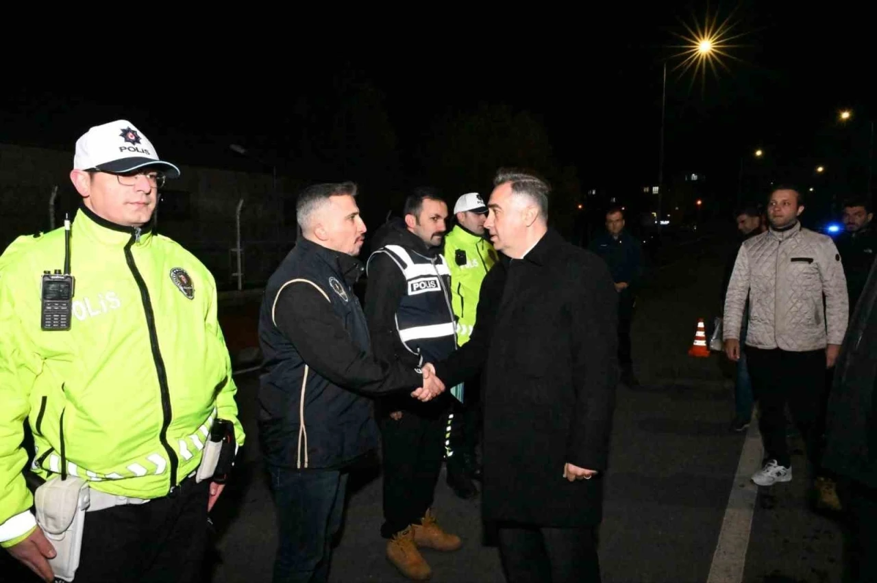 Ağrı Emniyet Müdürü Önder, KYK yurtlarında gece güvenlik tedbirlerini denetledi
