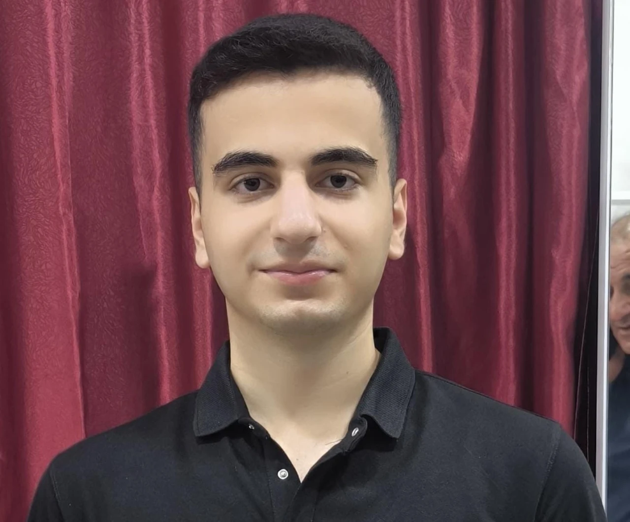 Ağrı Hüseyin Celal Yardımcı Fen Lisesi öğrencisi YKS’de Türkiye birinciliği elde etti
