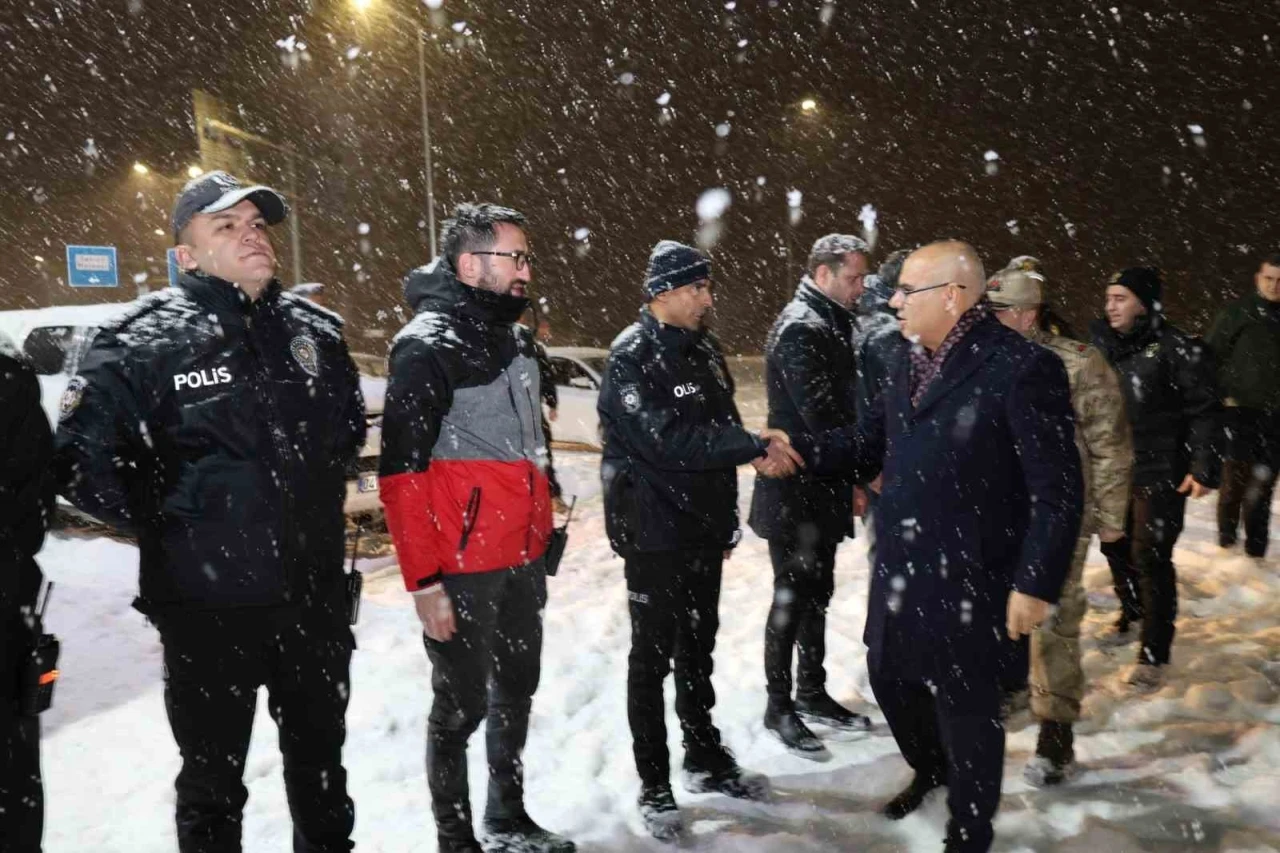 Ağrı Valisi Ko&ccedil;&rsquo;tan yılın son g&uuml;n&uuml;nde kurum ziyaretleri
