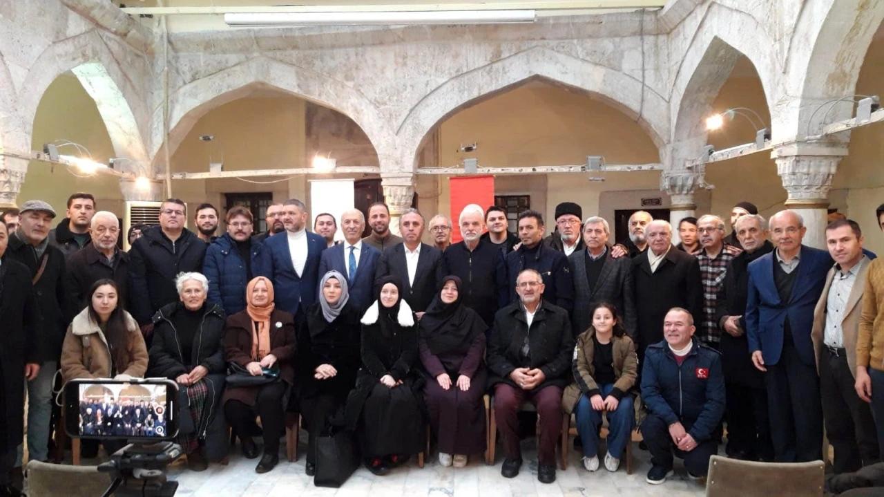 Ahmet Arvasi &ouml;zel programla anıldı
