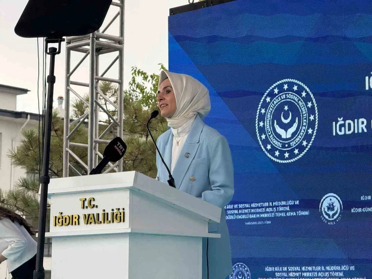 Aile ve Sosyal Hizmetler Bakanı Göktaş: &quot;2025 Aile yılında, aile odaklı sosyal hizmet modellerimizi yaygınlaştırmaya devam edeceğiz&quot;
