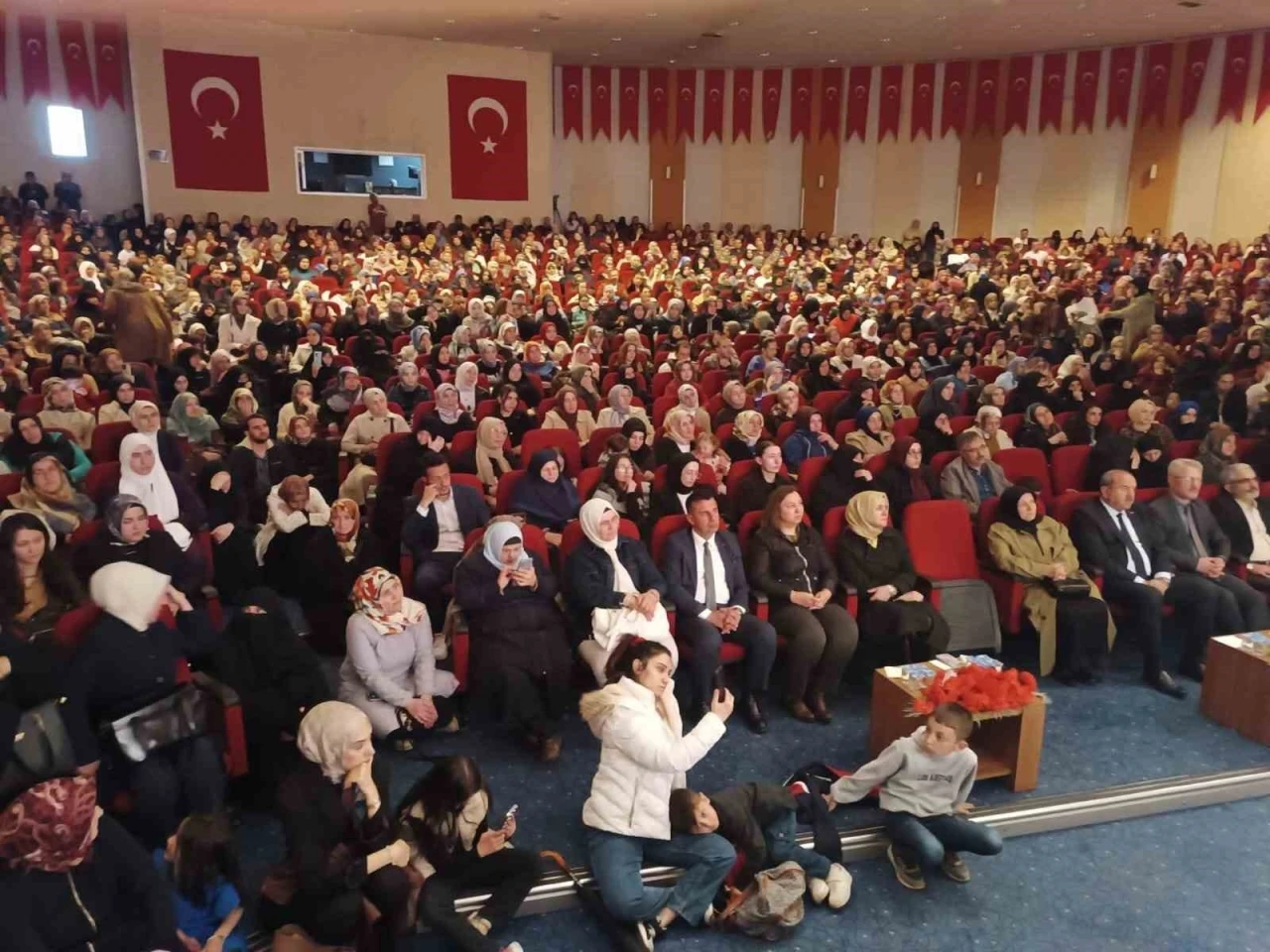 Ailede rol dağılımı söyleşisine yoğun ilgi

