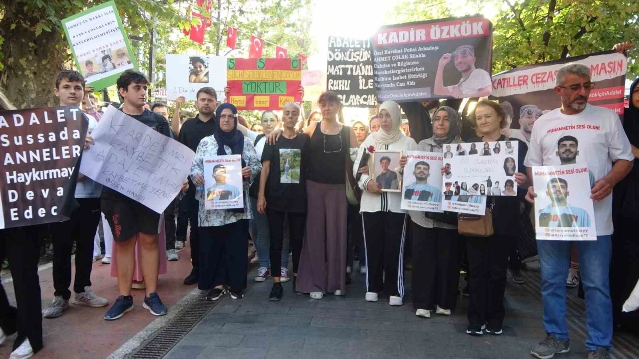 Aileler, kaybettikleri evlatları için yürüdüler: &quot;Mücadeleye devam edeceğiz&quot;
