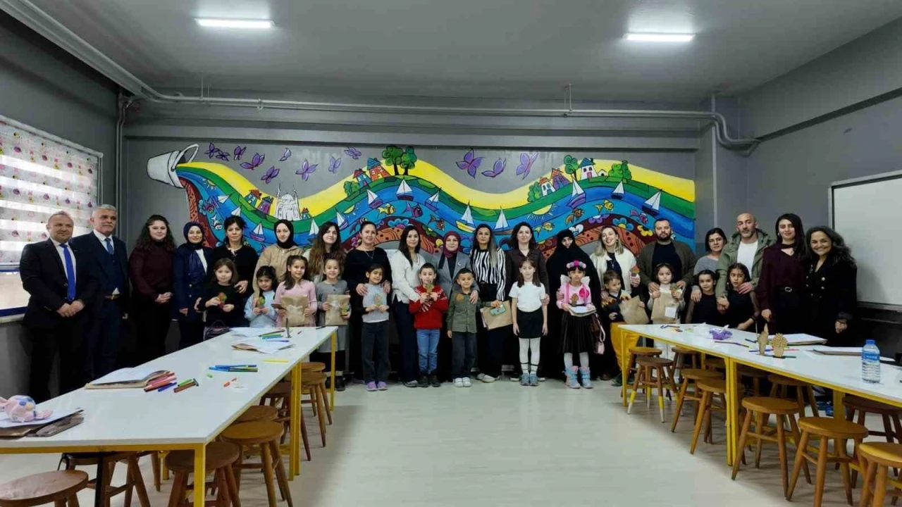 Aileler masal at&ouml;lyesinde buluştu
